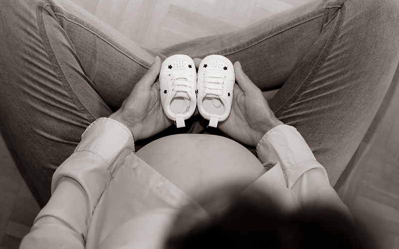 Babybauch-Fotograf-und-Fotoshooting-in-Gütersloh